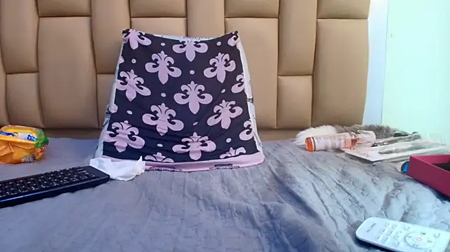 Snapshot of hannah_teehn chatting on October 15, 7:38 pm hannah teehn online show from October 15, 7:38 pm
