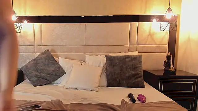 RousseWalker online show from November 13, 6:07 pm