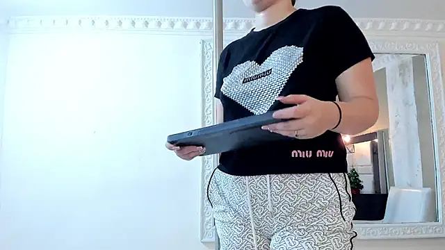 RousseWalker online show from December 3, 2:52 pm