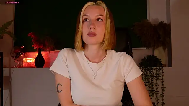 ClaireMathis online show from August 2, 2:42 pm