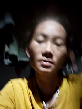 Snapshot of gio-thu chatting on October 11, 11:36 am gio-thu online show from October 11, 11:36 am