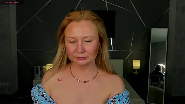 scent  of woman online show from October 22, 7:57 am