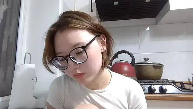 LilyTaylors online show from October 10, 5:51 pm