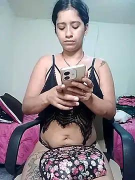 AndreaMooure  online show from November 12, 10:57 am