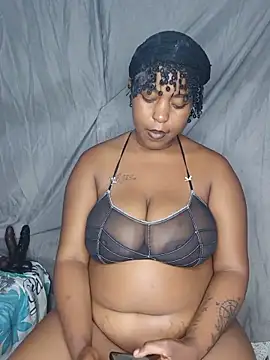 ZuriVixen online show from May 20, 8:50 pm