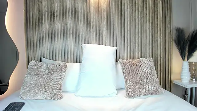 VanneCamiel online show from October 22, 12:21 pm