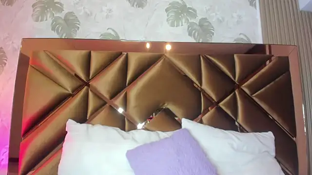 Snapshot of euphrosyne_princess chatting on October 15, 8:44 pm euphrosyne princess online show from October 15, 8:44 pm