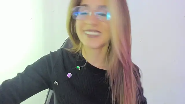 Sara Roades online show from November 15, 11:06 pm