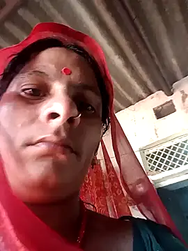 Snapshot of Tr_kirti chatting on October 12, 2:47 am Tr kirti online show from October 12, 2:47 am