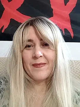 Amelialove42 online show from January 18, 1:29 pm