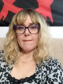 Amelialove42 online show from February 17, 9:03 pm