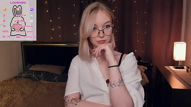 CleoStier online show from October 10, 7:19 pm