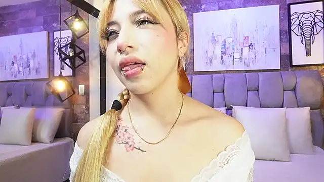 Sophia Bellucci online show from November 19, 12:38 pm