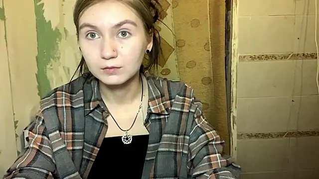 ArianeBhayani online show from November 4, 9:09 pm