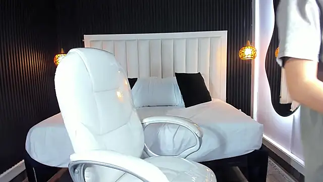 HasleyCarter online show from November 19, 4:45 am