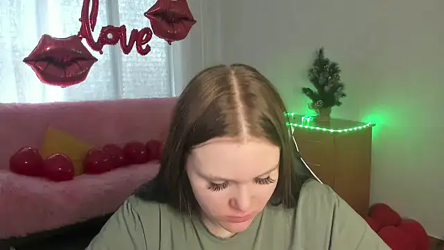 Musegirl online show from February 25, 8:13 am