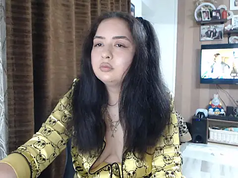 SelinaValdez online show from October 9, 7:07 pm