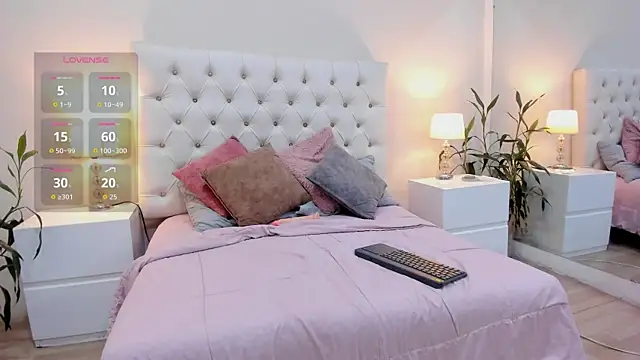 Miiaa Star  online show from October 29, 8:33 pm