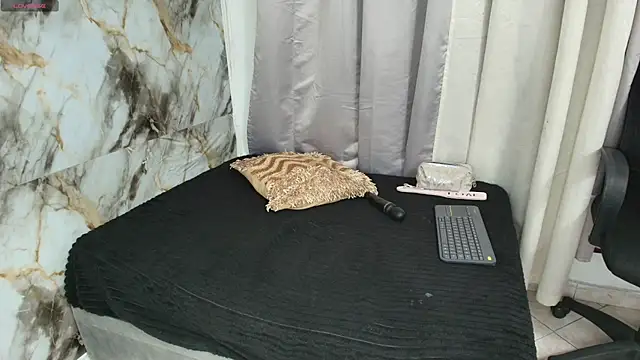 beauty lana18 online show from December 18, 3:22 am