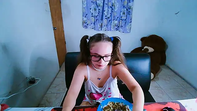 SweetRabbit29 online show from July 12, 11:16 pm