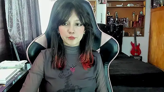 Maki Zein  online show from December 17, 6:56 pm