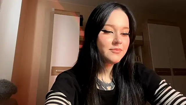 KristenGoodmon online show from October 16, 8:17 am