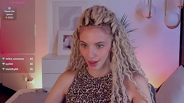 mia silkk online show from October 29, 9:13 am