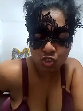 Expose Queen online show from June 1, 5:36 pm