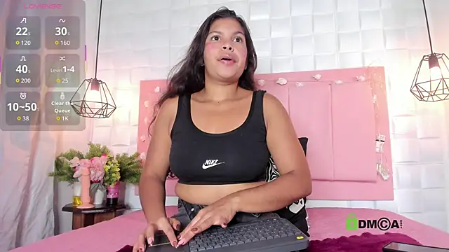 Lunaamorena  online show from January 16, 7:21 pm