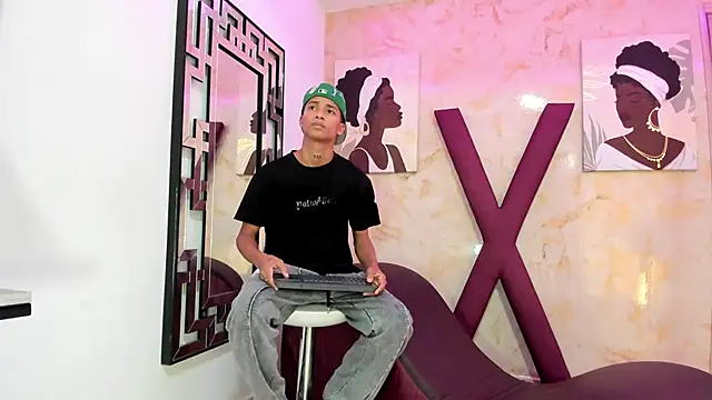 EMPIRE BOYS1 online show from December 16, 7:20 pm