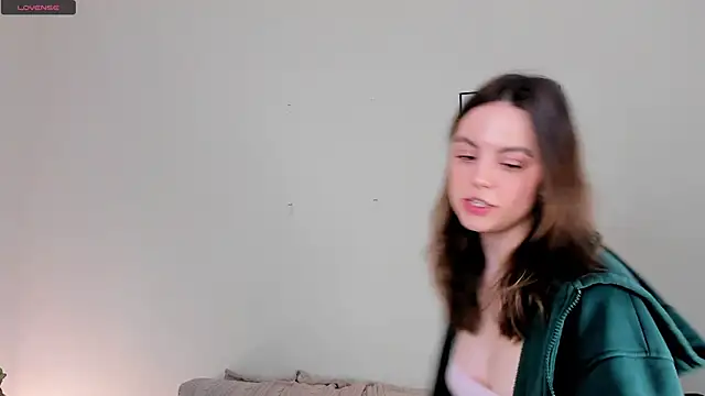 sweet and flirt online show from April 14, 7:52 am