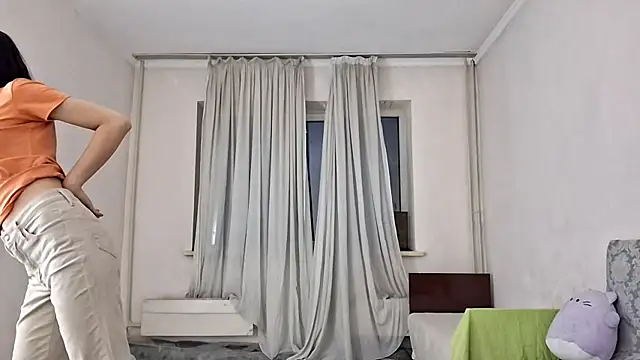 Lyndasilk online show from December 19, 3:26 pm