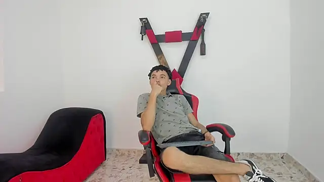 Snapshot of Horny_Young_Boys chatting on October 16, 6:54 pm Horny Young Boys online show from October 16, 6:54 pm