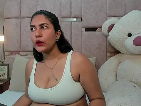 denisse khan online show from October 20, 10:46 pm