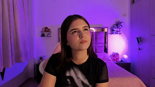 MIACUTEE  online show from January 5, 9:07 pm