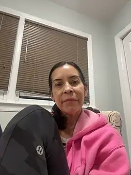 yolandaflores online show from October 12, 12:02 am