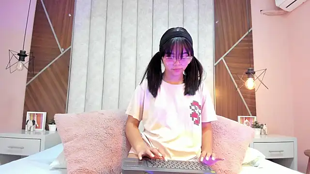 Mariana-Torres online show from December 4, 12:29 pm