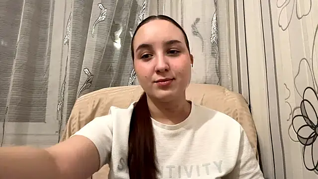 DaisyMolly online show from October 27, 5:52 pm