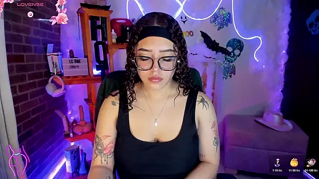 Snapshot of Lizz_martins chatting on October 20, 2:14 am Lizz martins online show from October 20, 2:14 am