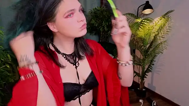 pussysauruss online show from October 18, 7:33 am