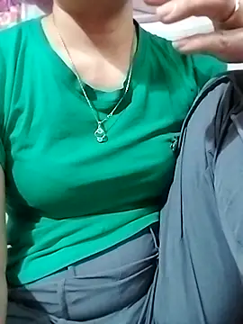 YiyinLy online show from November 28, 5:32 am