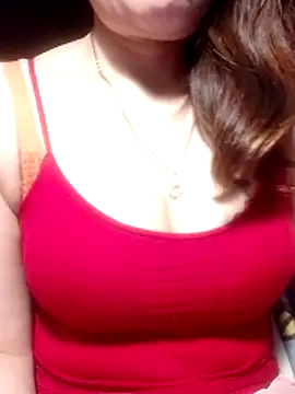 YiyinLy online show from March 19, 9:19 pm