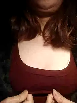 YiyinLy online show from December 14, 9:42 pm