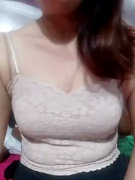 YiyinLy online show from March 30, 8:03 am