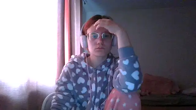 LuckySLove online show from June 17, 5:25 pm