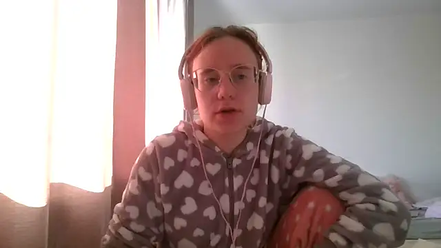 LuckySLove online show from June 18, 4:23 pm