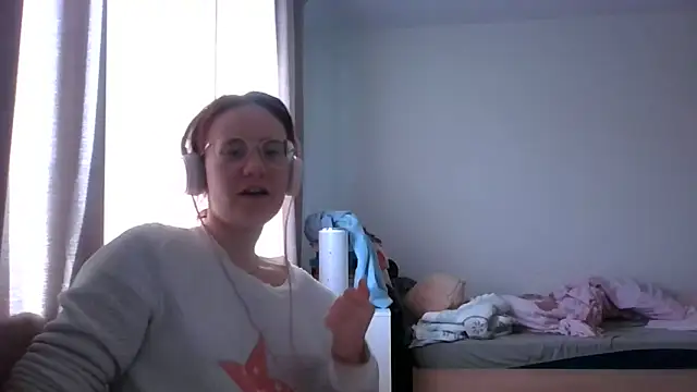 LuckySLove online show from June 6, 2:23 pm