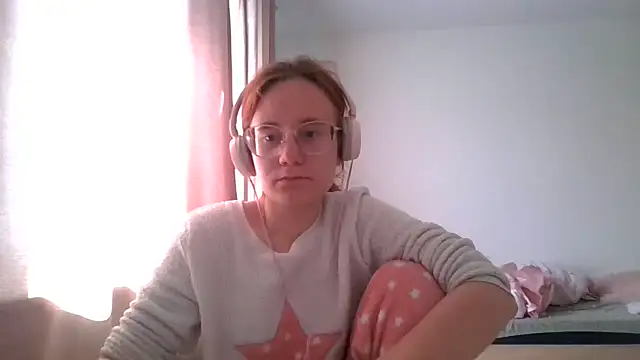 LuckySLove online show from June 22, 1:19 pm