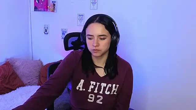 Emily Lindey online show from April 15, 9:10 am