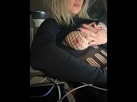 queenkelly1234 online show from November 29, 4:49 am